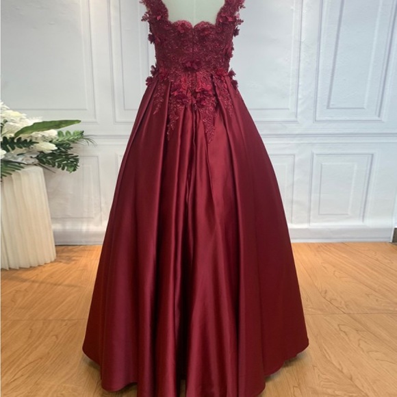 Chic Maroon cranberry red Floral Embellished Dress 12 - Picture 3 of 16